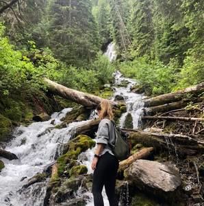 Meet your Posher, Nicole